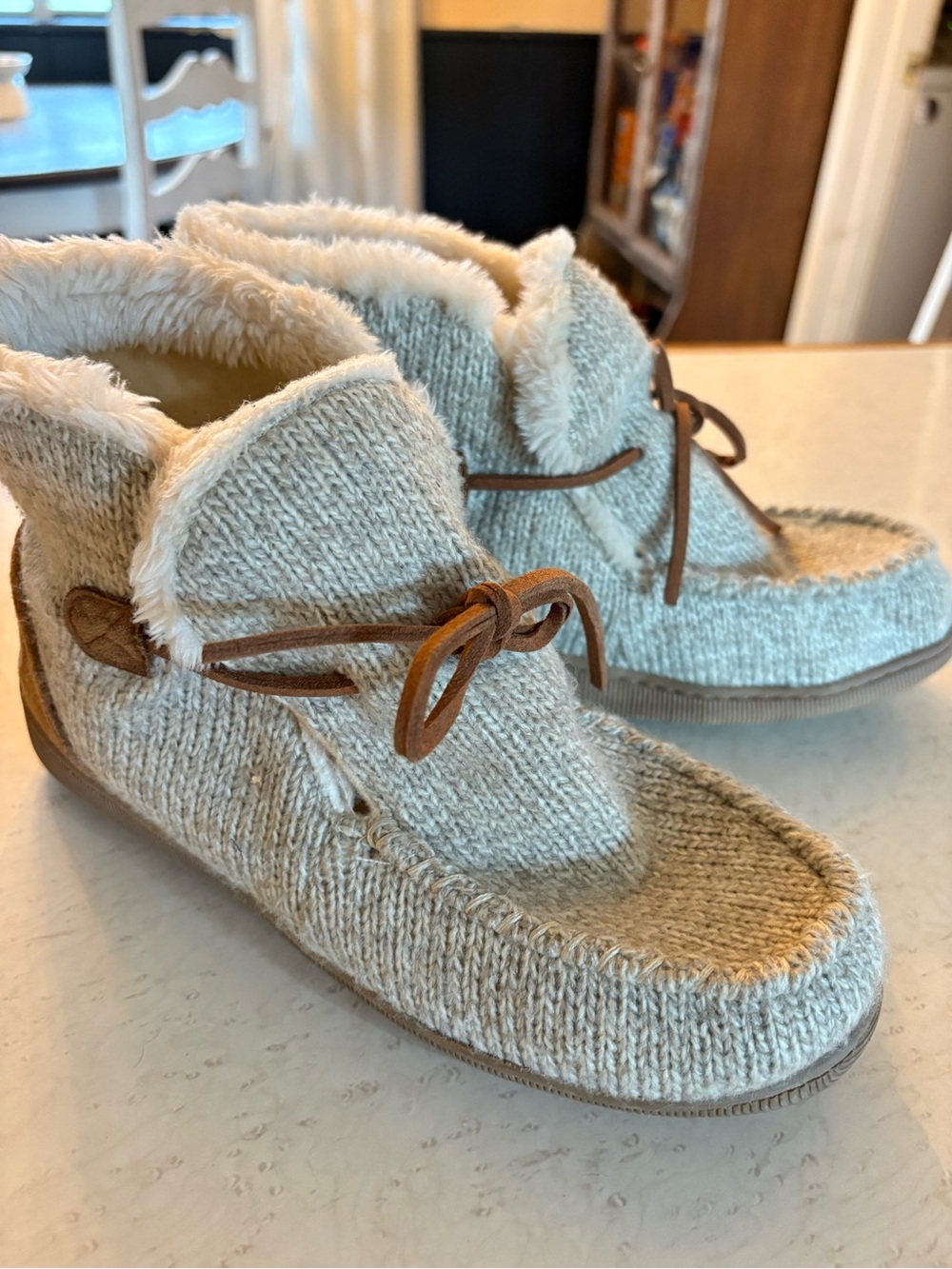 Sonoma Women Sweater Knit and Suede Ivory Boot Slippers Memory Foam
